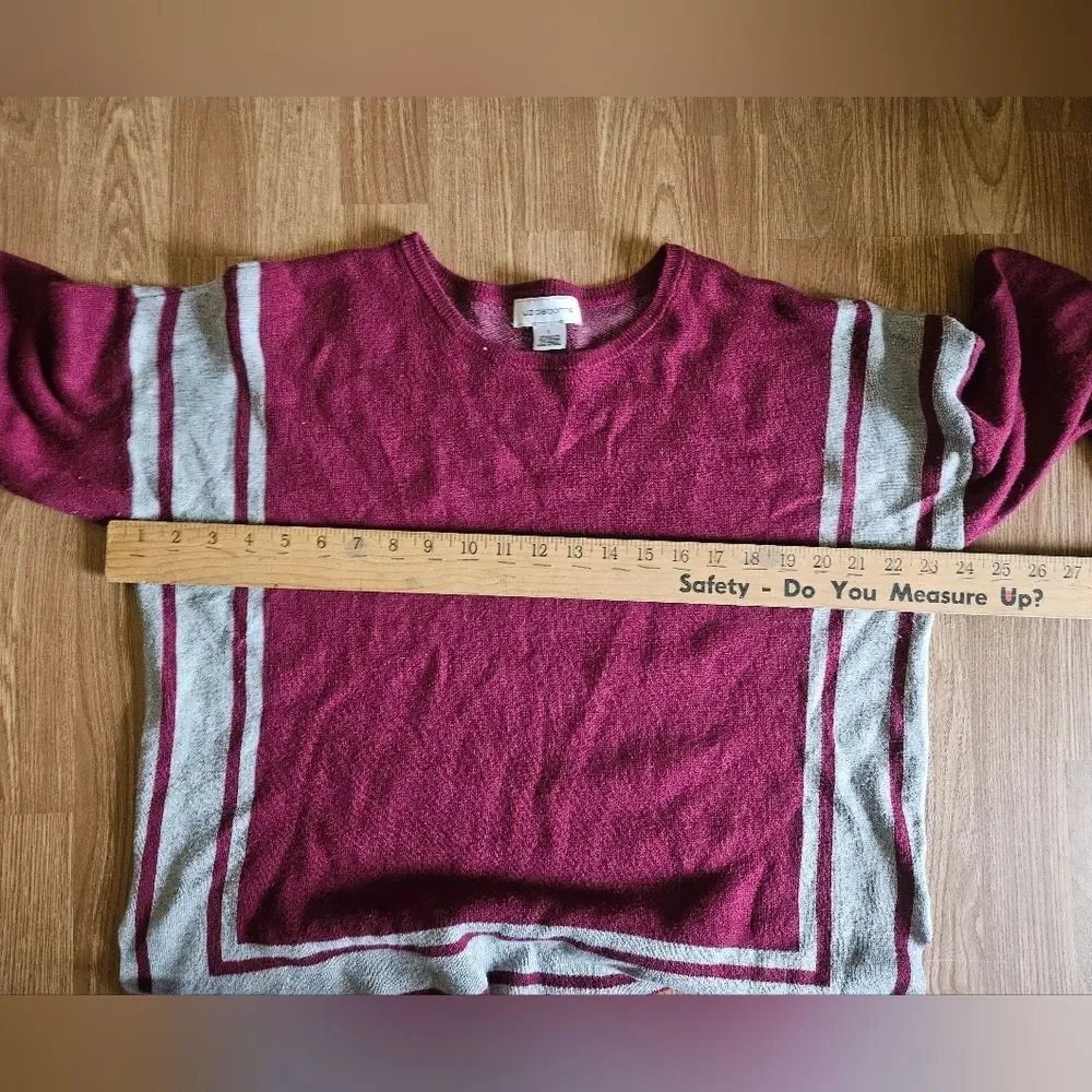 Liz Claiborne Women's Burgundy and Gray Sweater Size Large